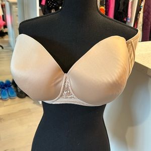 44DD strapless bra